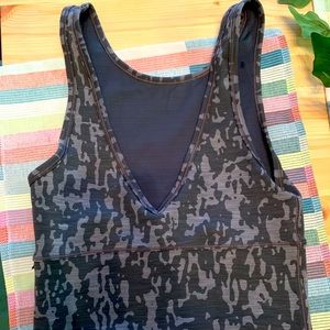 Lululemon bra-size 4. In great condition!